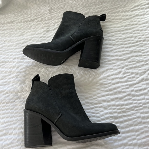UGG Shoes - Ugg chunky heel boots size 10